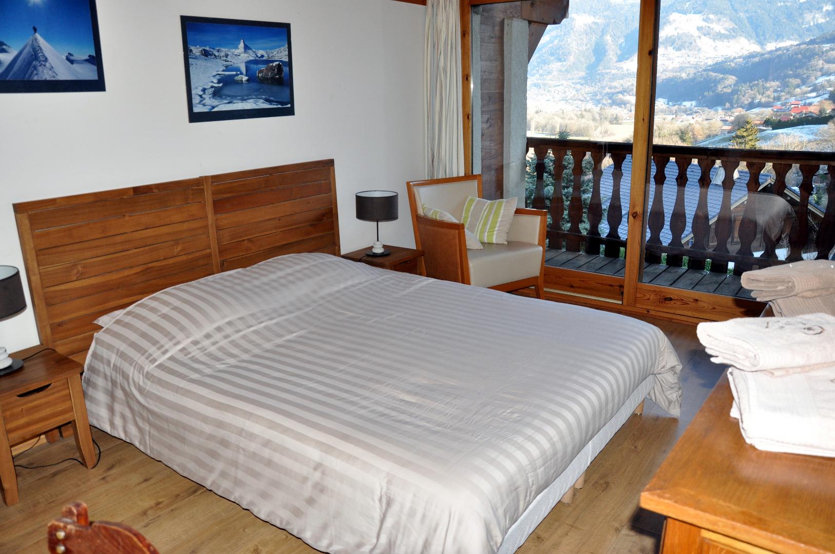 Chambre du Mont Blanc avec son balcon face au plus haut sommet d'Europe.